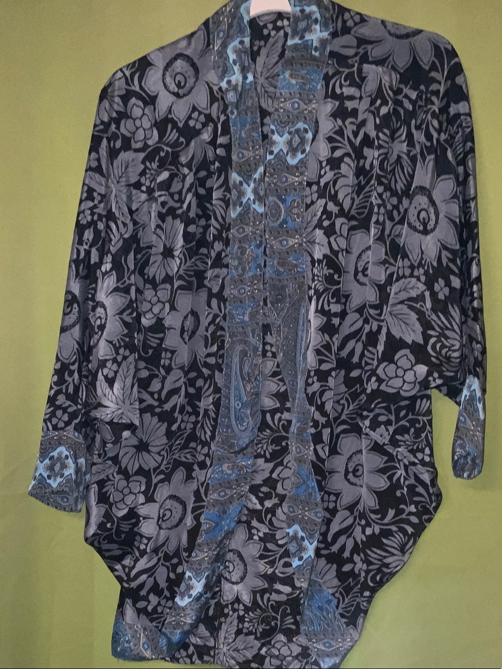 5$🌟Floral Paisley Open Kimono Cardigan in Black and Gray